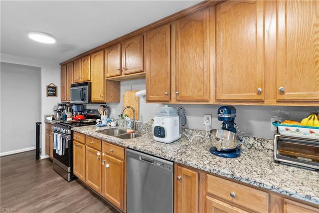 30 Boykin LN, Hampton, VA 23663