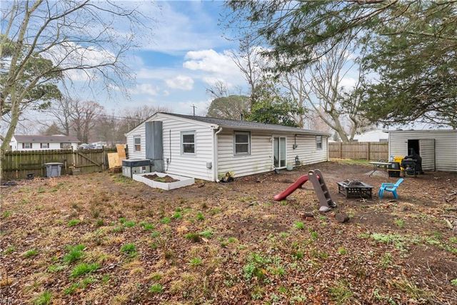 30 Boykin LN, Hampton, VA 23663