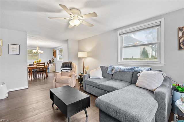 30 Boykin LN, Hampton, VA 23663