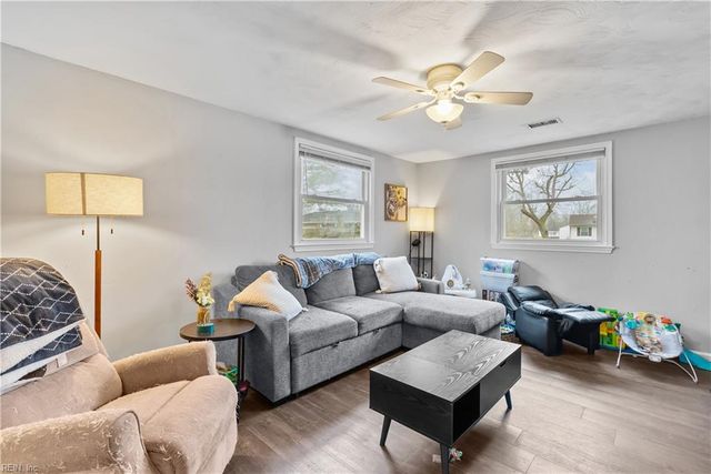 30 Boykin LN, Hampton, VA 23663