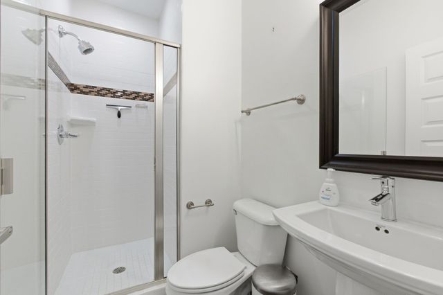 600 Garfield St Apt 16, Nashville, TN 37208