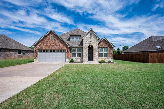 9 Southpointe Avenue, Tuttle, OK 73089