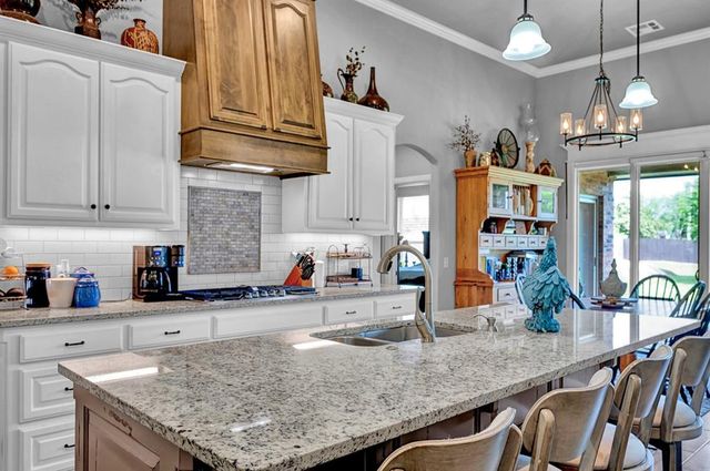 9 Southpointe Avenue, Tuttle, OK 73089