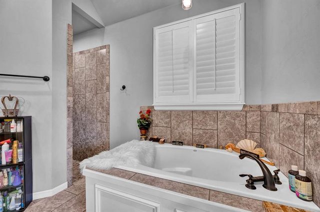 9 Southpointe Avenue, Tuttle, OK 73089