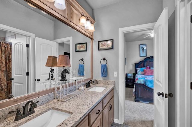9 Southpointe Avenue, Tuttle, OK 73089