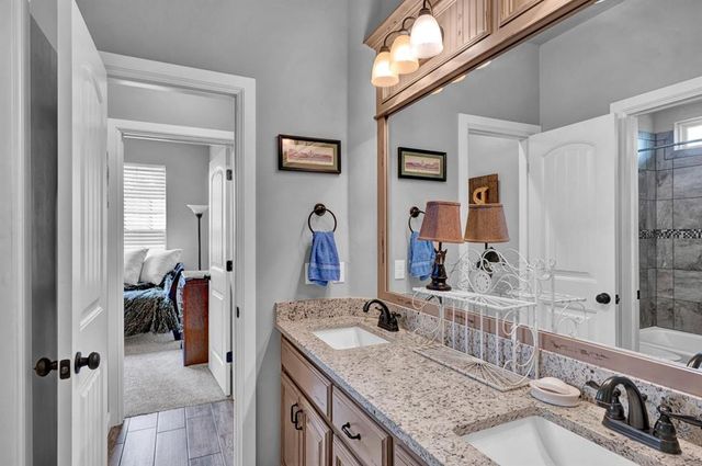 9 Southpointe Avenue, Tuttle, OK 73089