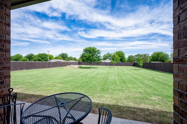 9 Southpointe Avenue, Tuttle, OK 73089
