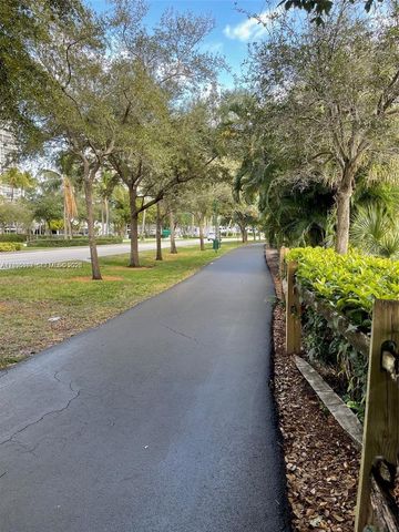 3475 N Country Club Drive 601, Aventura, FL 33180