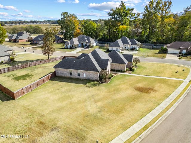 100 Trailbridge Way, Canton, MS 39046