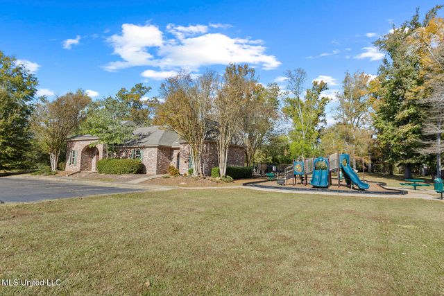 100 Trailbridge Way, Canton, MS 39046