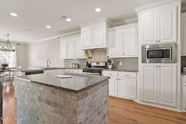 100 Trailbridge Way, Canton, MS 39046