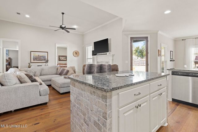 100 Trailbridge Way, Canton, MS 39046