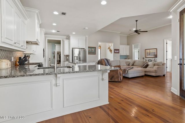 100 Trailbridge Way, Canton, MS 39046