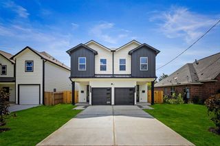8209 Carver Road A/B, Houston, TX 77088