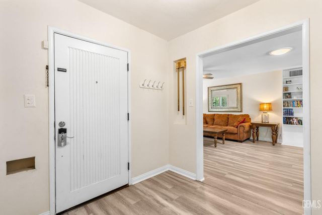 2810 19th St., Bakersfield, CA 93301