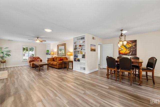 2810 19th St., Bakersfield, CA 93301