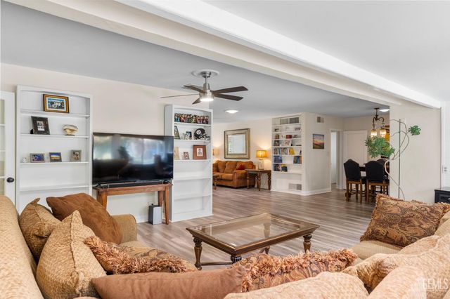 2810 19th St., Bakersfield, CA 93301