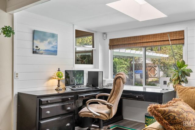 2810 19th St., Bakersfield, CA 93301