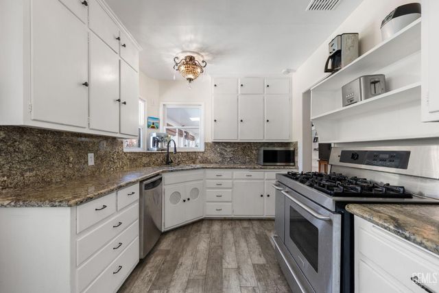 2810 19th St., Bakersfield, CA 93301