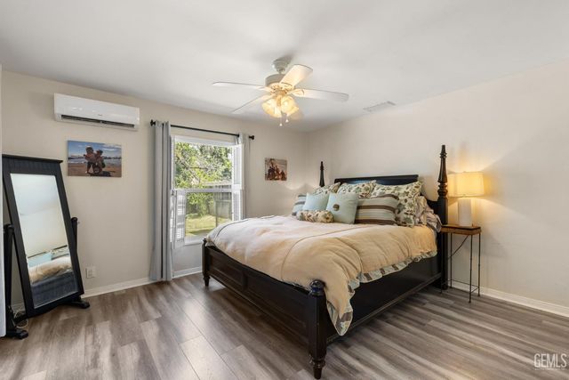 2810 19th St., Bakersfield, CA 93301