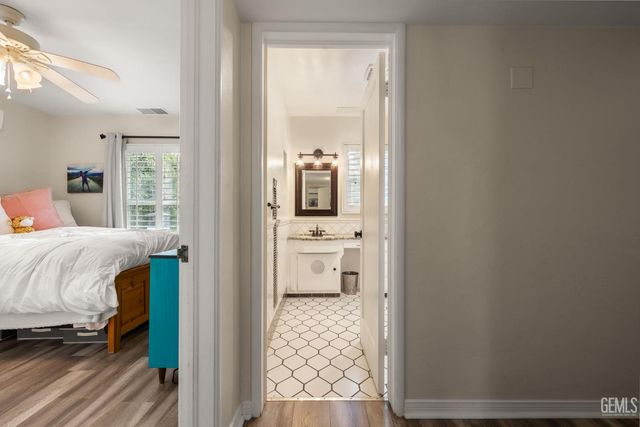 2810 19th St., Bakersfield, CA 93301