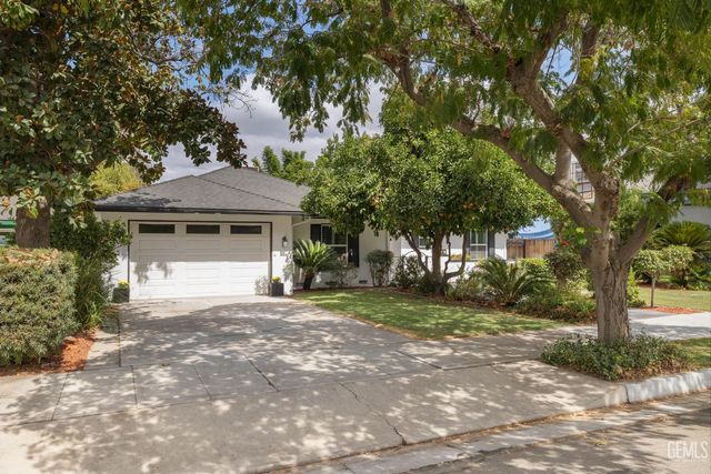 2810 19th St., Bakersfield, CA 93301