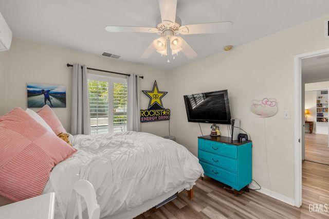 2810 19th St., Bakersfield, CA 93301