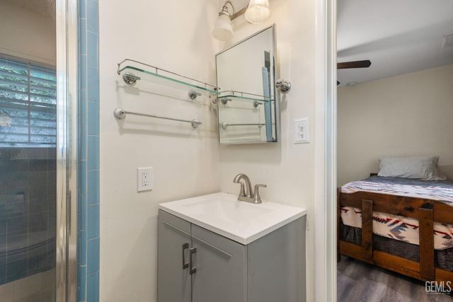 2810 19th St., Bakersfield, CA 93301