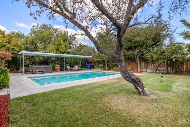 2810 19th St., Bakersfield, CA 93301