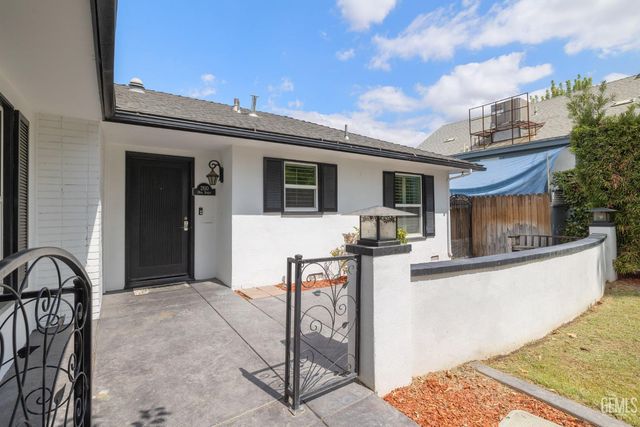 2810 19th St., Bakersfield, CA 93301