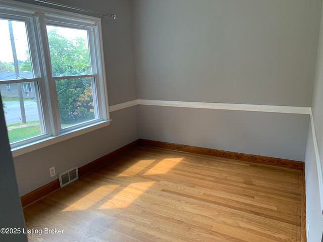311 Maple Ct, La Grange, KY 40031