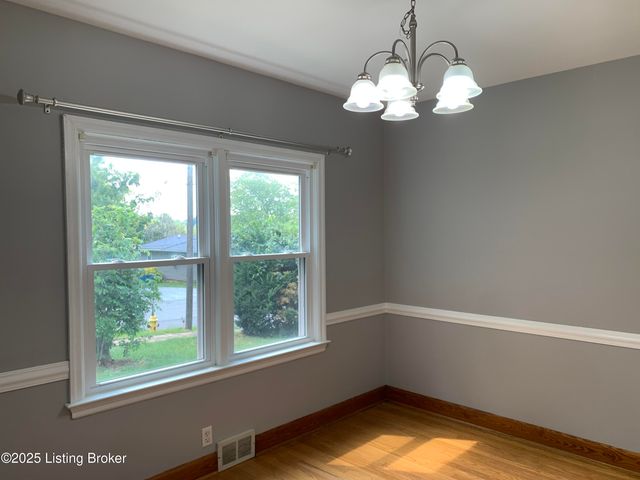 311 Maple Ct, La Grange, KY 40031