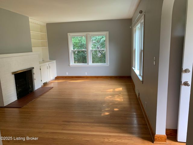 311 Maple Ct, La Grange, KY 40031