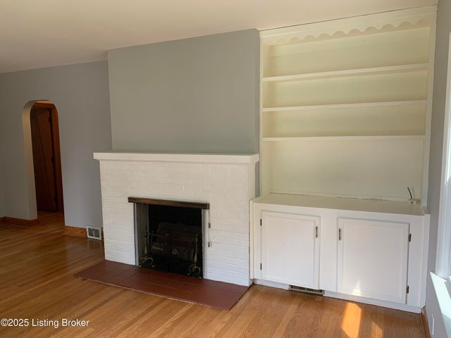 311 Maple Ct, La Grange, KY 40031