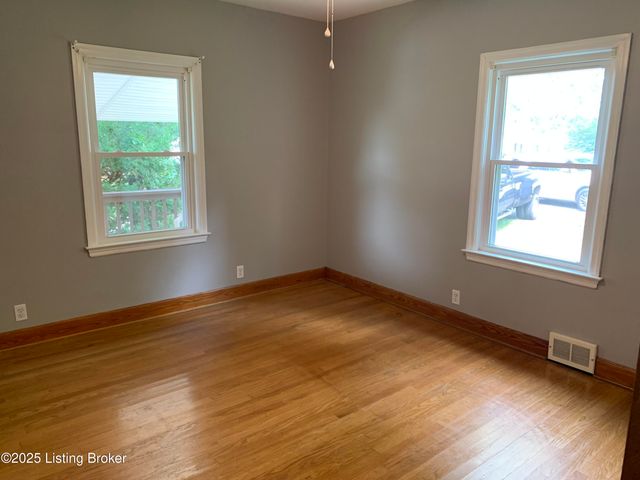 311 Maple Ct, La Grange, KY 40031