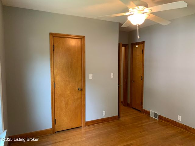 311 Maple Ct, La Grange, KY 40031