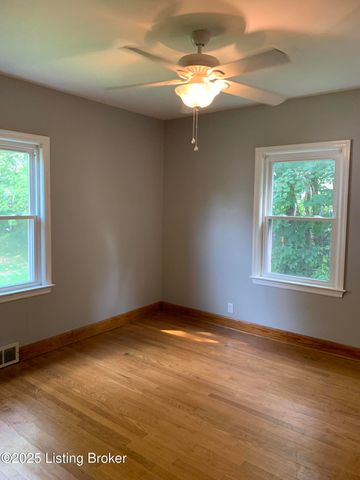 311 Maple Ct, La Grange, KY 40031