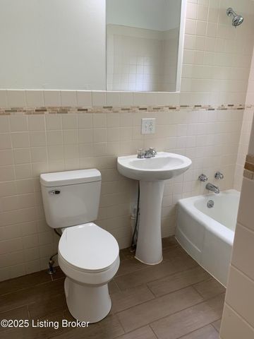 311 Maple Ct, La Grange, KY 40031