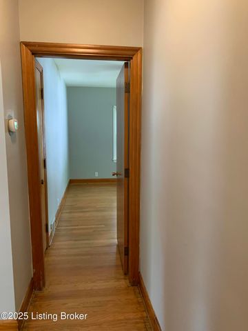 311 Maple Ct, La Grange, KY 40031