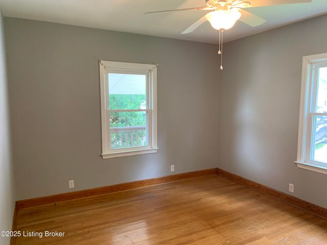 311 Maple Ct, La Grange, KY 40031