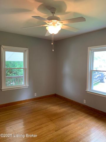 311 Maple Ct, La Grange, KY 40031