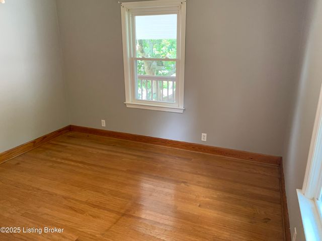 311 Maple Ct, La Grange, KY 40031