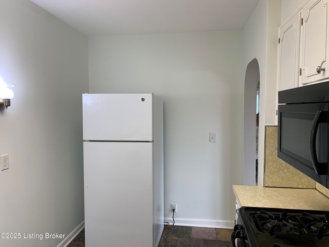 311 Maple Ct, La Grange, KY 40031