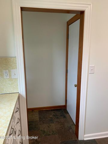 311 Maple Ct, La Grange, KY 40031