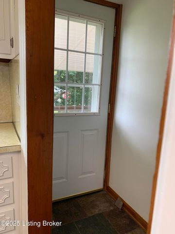 311 Maple Ct, La Grange, KY 40031