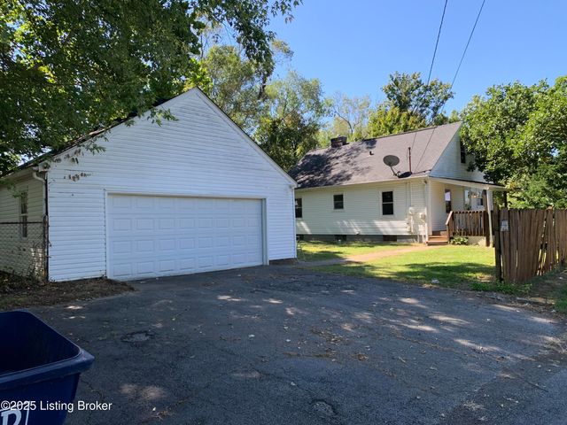 311 Maple Ct, La Grange, KY 40031