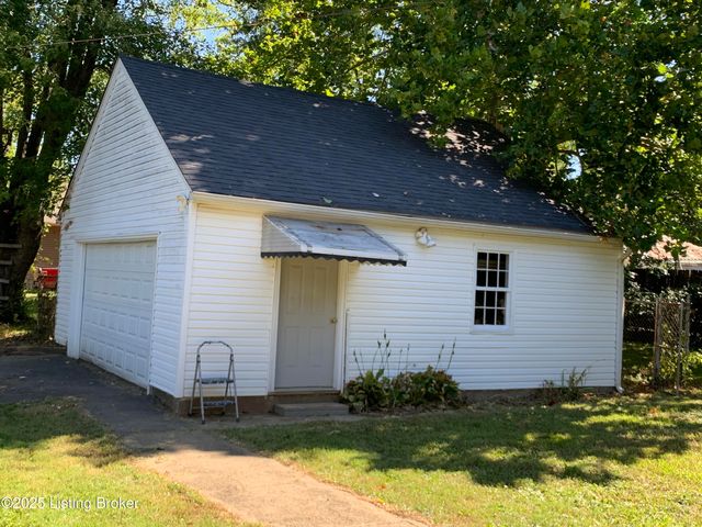 311 Maple Ct, La Grange, KY 40031