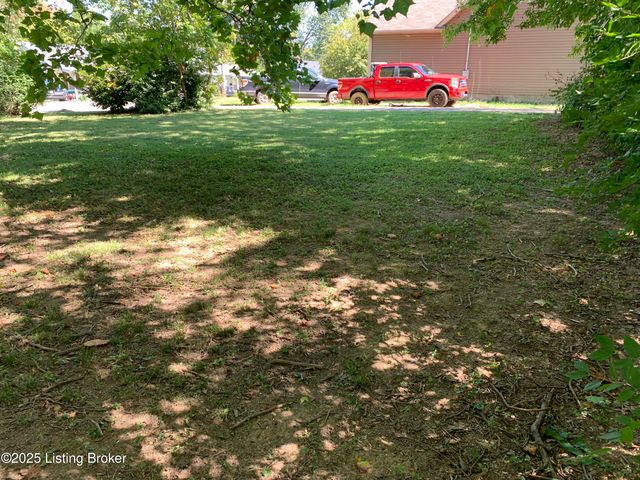 311 Maple Ct, La Grange, KY 40031