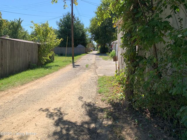 311 Maple Ct, La Grange, KY 40031