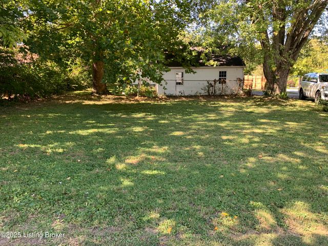 311 Maple Ct, La Grange, KY 40031